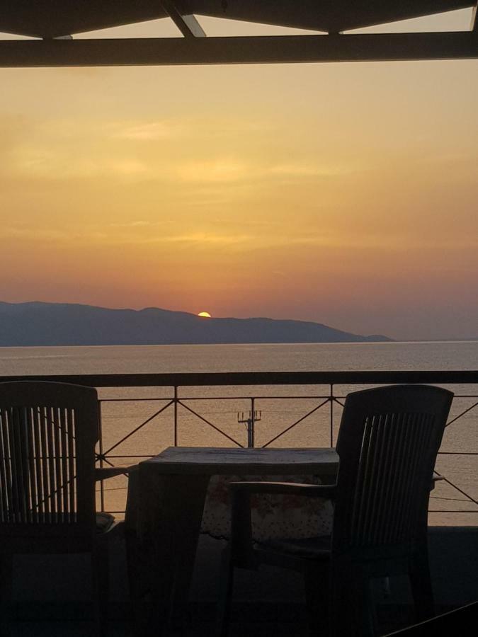 2 Ambelia Paradise Appartement Megalochori  Buitenkant foto
